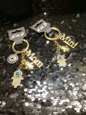 Gold 'Mom' & 'Mini' Hamsa Keyring Set - Gold Tone